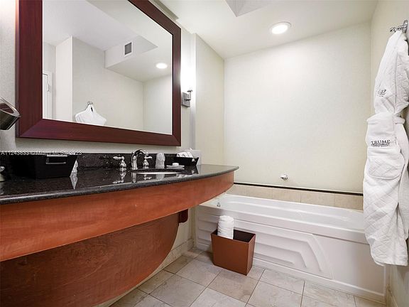 4th image of 18001 Collins Ave #2216