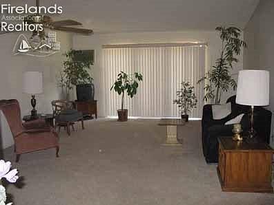 3rd image of 23 Brookview Dr