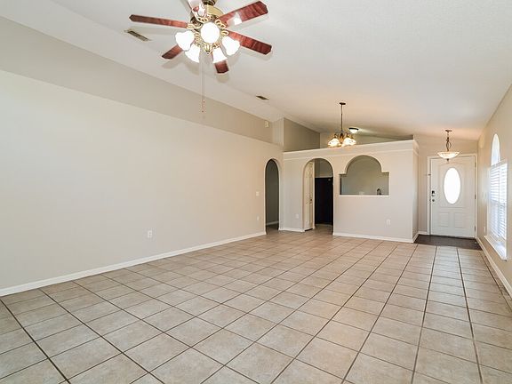 4th image of 10103 Richardson Ct