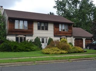 57 Mayberry Ave, Monroe Township, NJ 08831