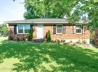 1600 Betances Ct, La Grange, KY 40031