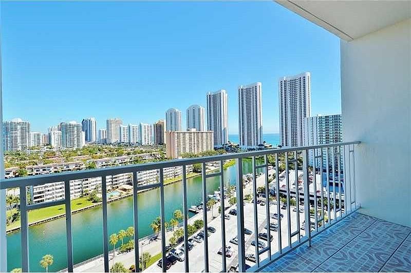 1st image of 300 Bayview Dr APT 1604