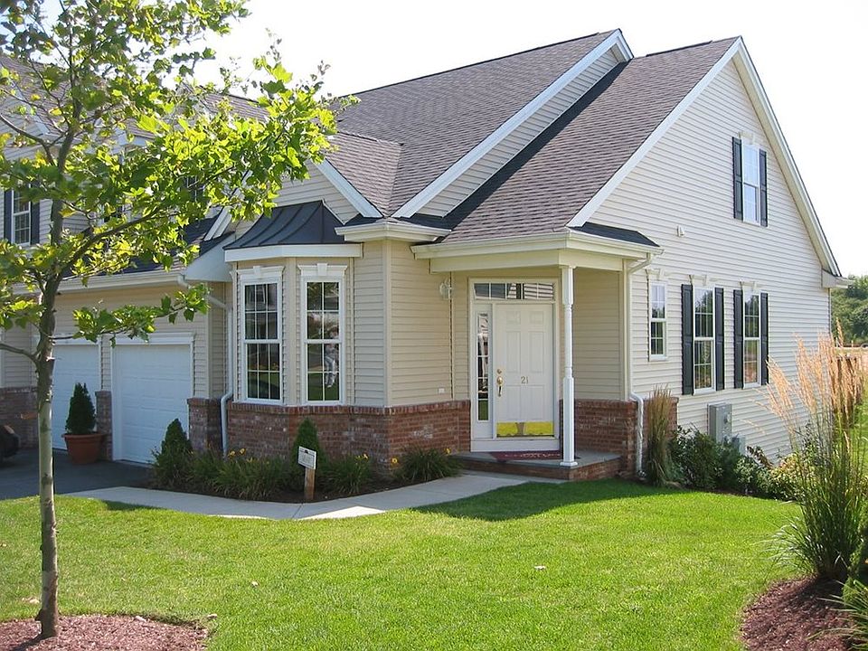 2nd image of 27 Scarlet Ln #335