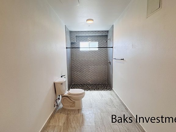 5th image of 11460 Killion St #303