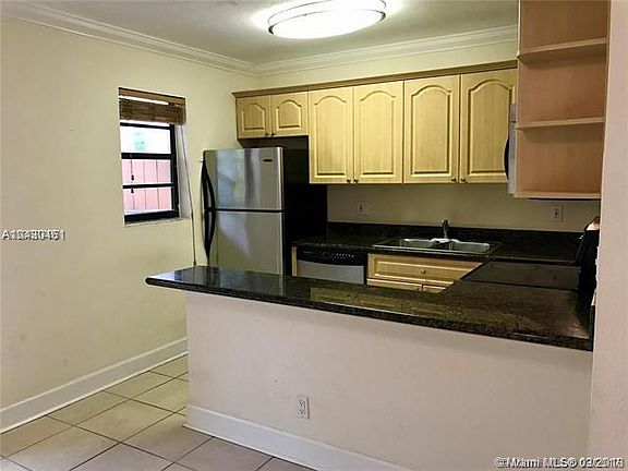 4th image of 1401 NE 53rd St APT 112
