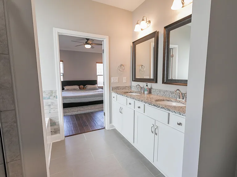 1055 Crisp Spring Dr — Photo 36