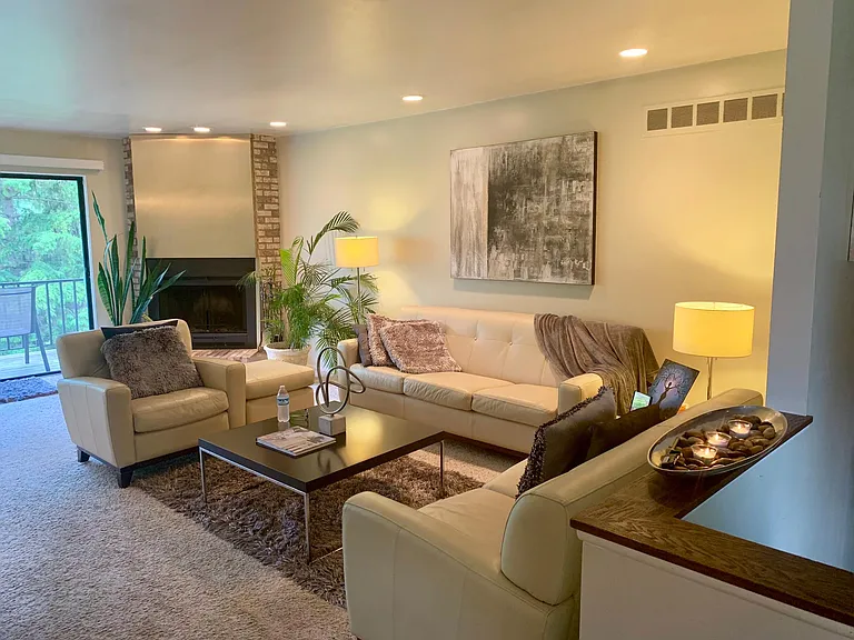 4608 Laurel Club Cir — Photo 3