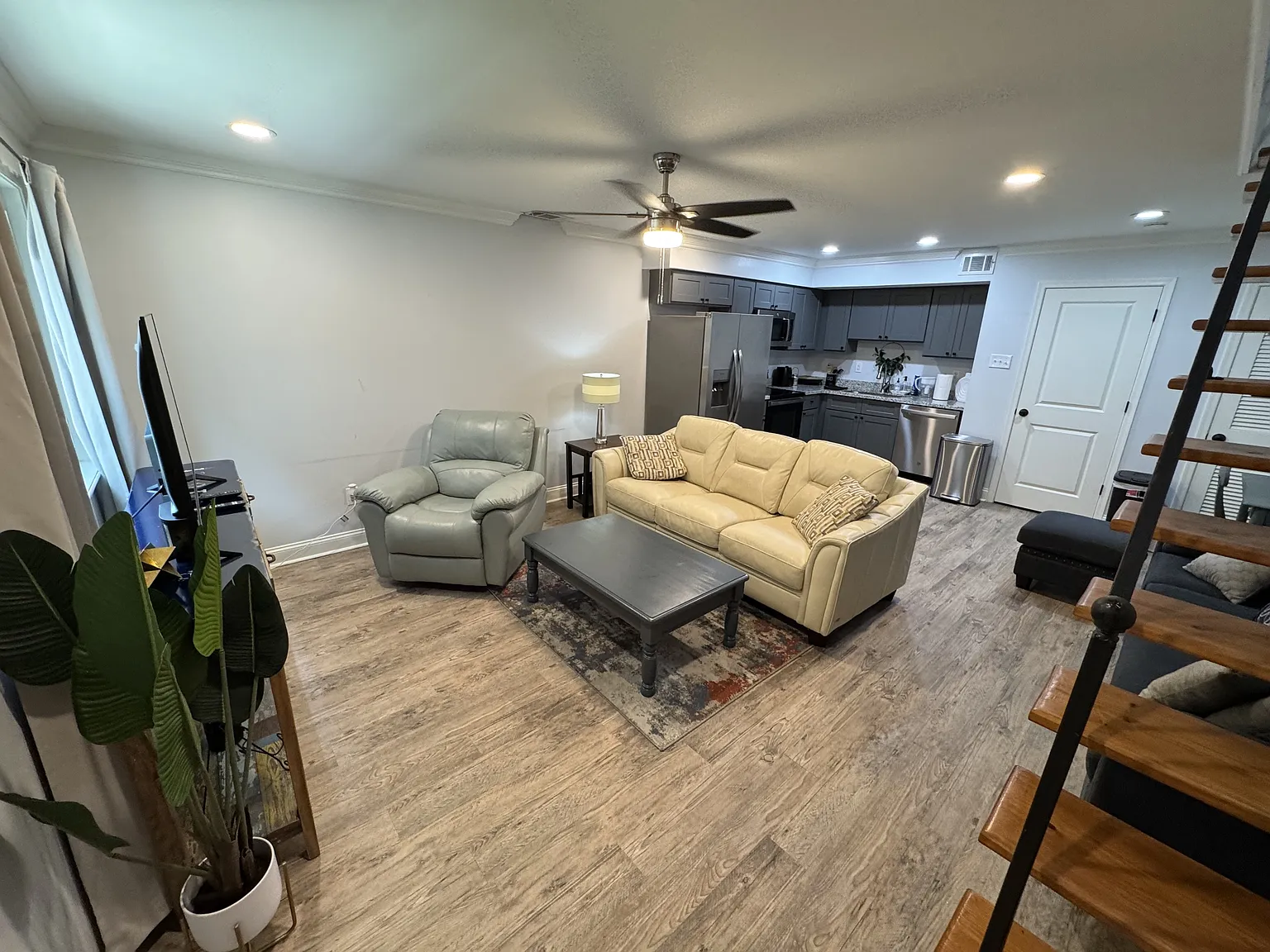 2413 Houma Boulevard - B — Photo 2