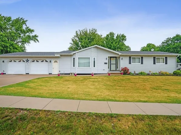 521 Mary St, Earlville, IA 52041