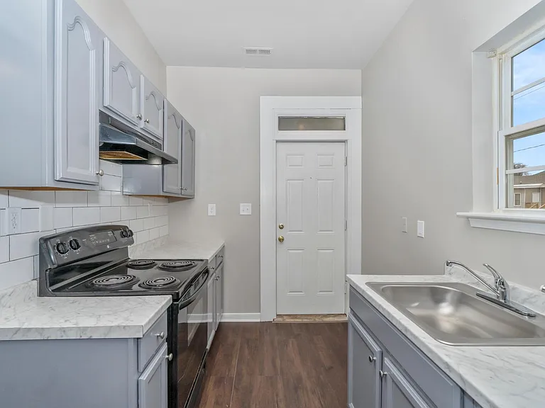 2413 Lamb Ave #4 — Photo 11