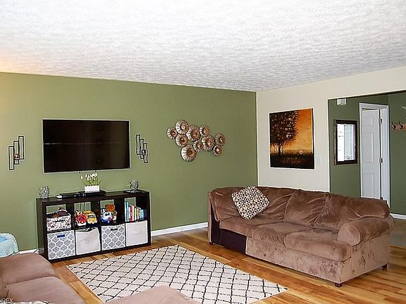 5th image of 14809 Thornton Dr