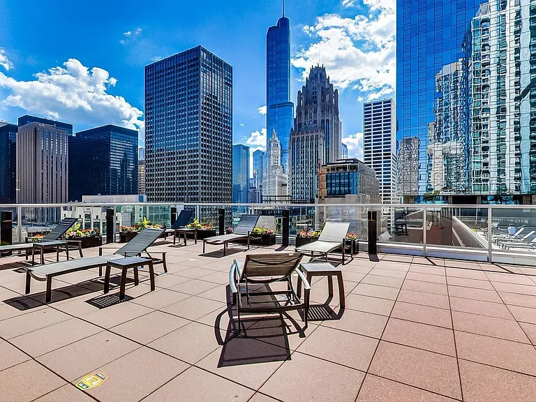 240 E Illinois St #1409 — Photo 22