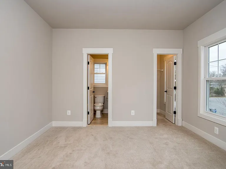 6928 Regent Ln — Photo 42