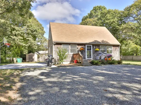 9 Bay View Ave, Oak Bluffs, MA 02557