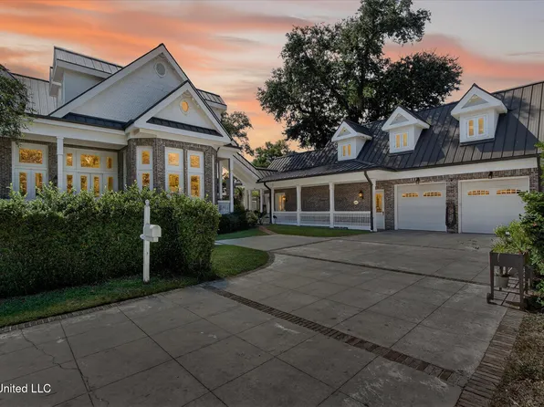 1611 Glenn Swetman St, Biloxi, MS 39530