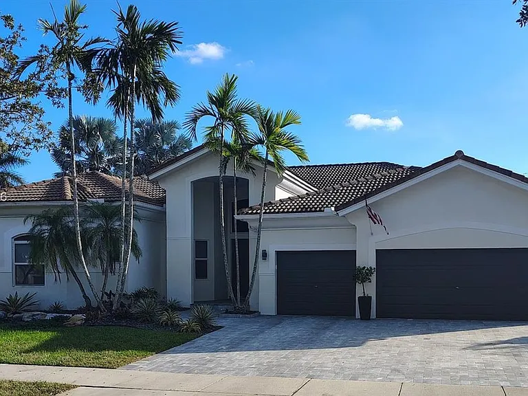 15802 SW 15th St — Photo 7