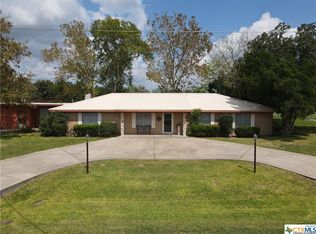 218 E Ward St, Goliad, TX 77963