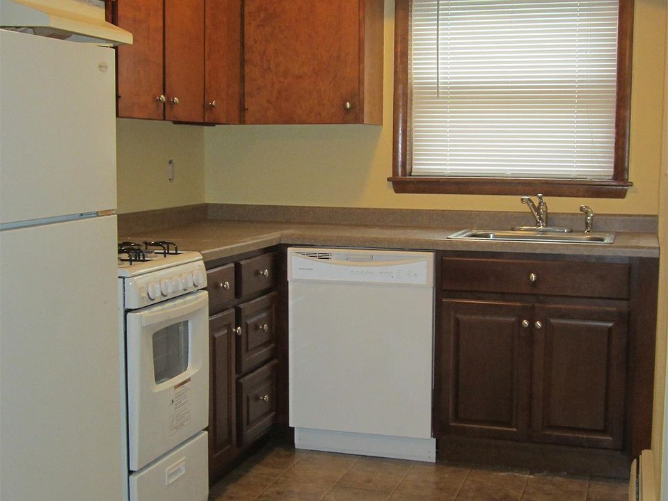 1st image of 1109 13th Ave N APT 1