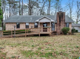 1817 Maplecrest Ln, Fultondale, AL 35068