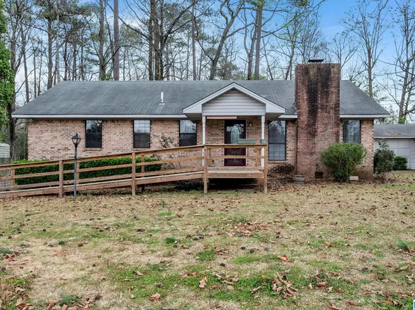 1817 Maplecrest Ln, Fultondale, AL 35068