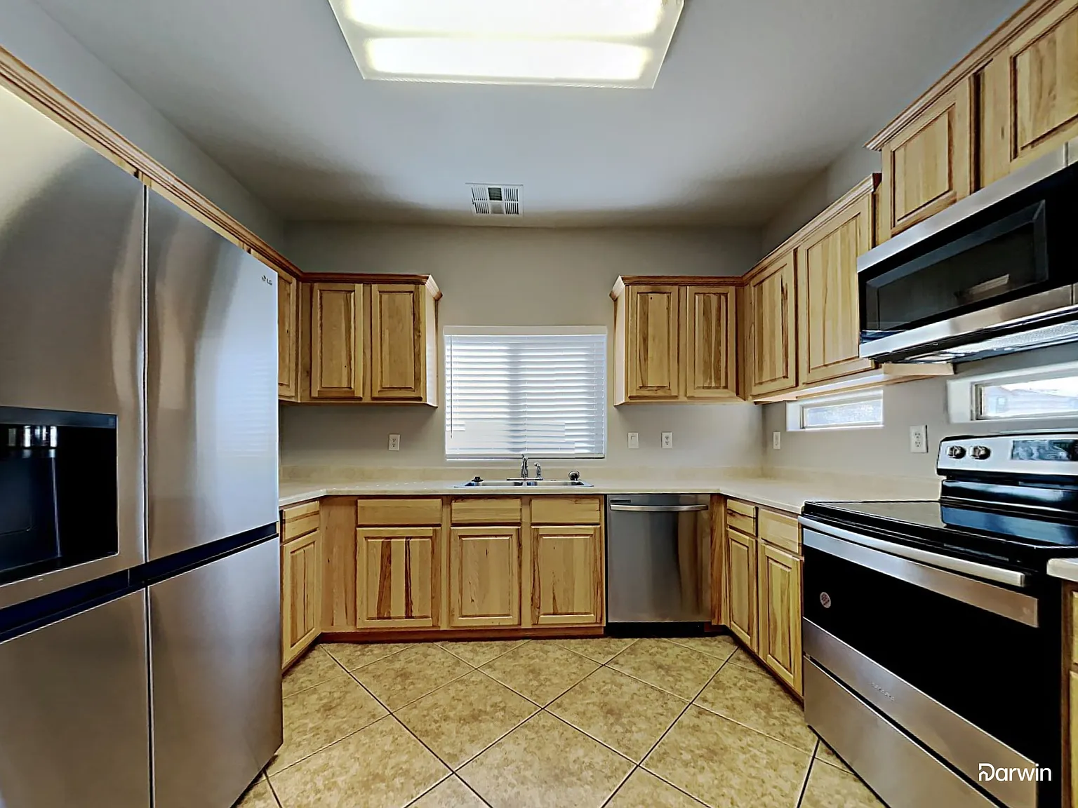 3 bed, 2.5 bath, 1566 sqft, $1,840 — Photo 3