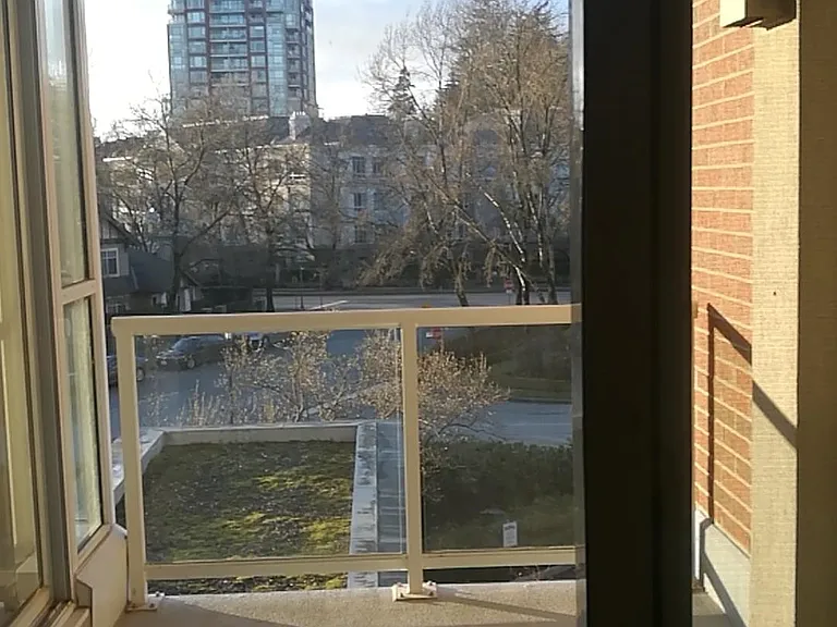 5615 Hampton Pl #402 — Photo 3