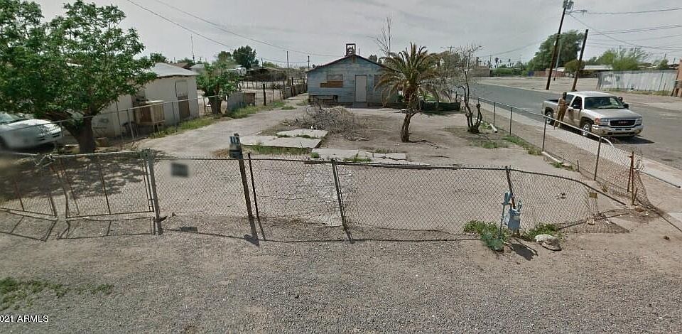 2nd image of 112 N E Street #9