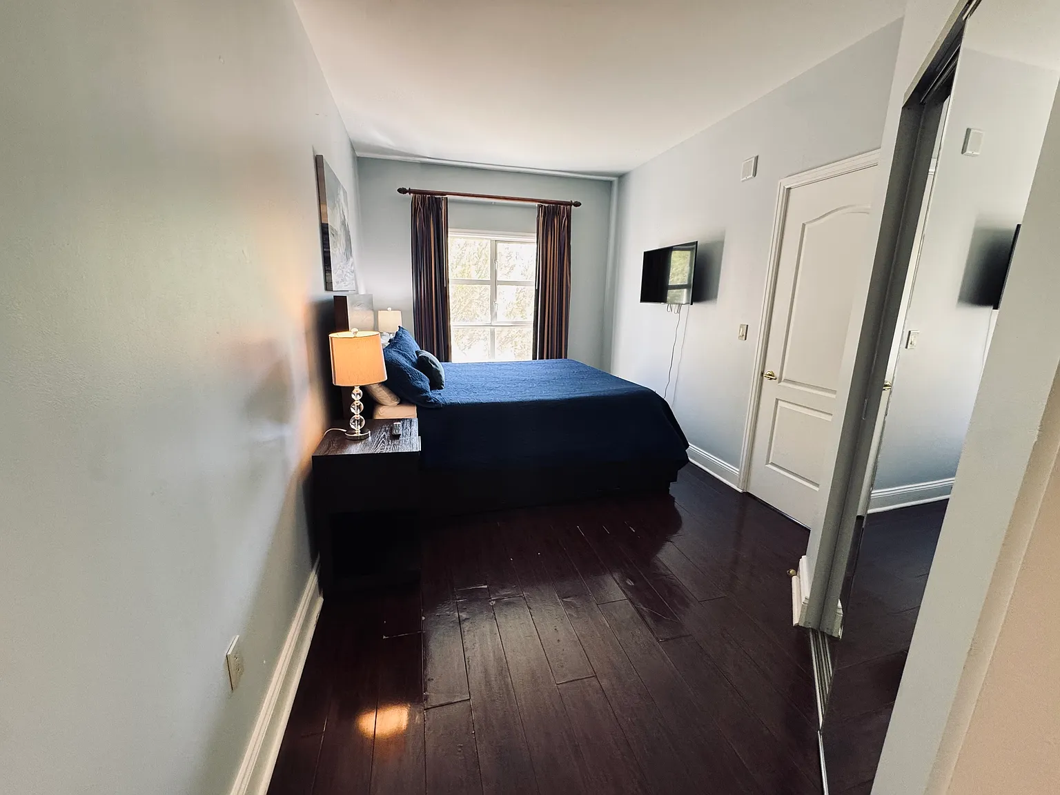 2 bed, 889 sqft, $2,600 — Photo 4
