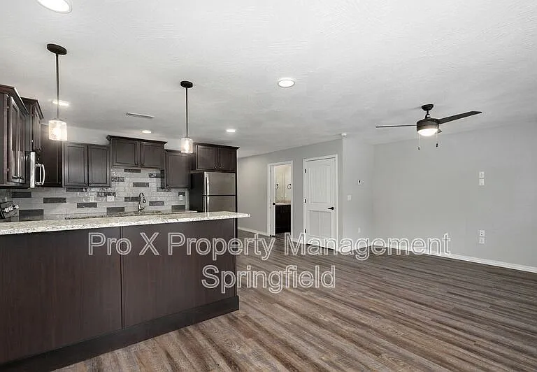 1302 S Lexington Ave #B — Photo 6