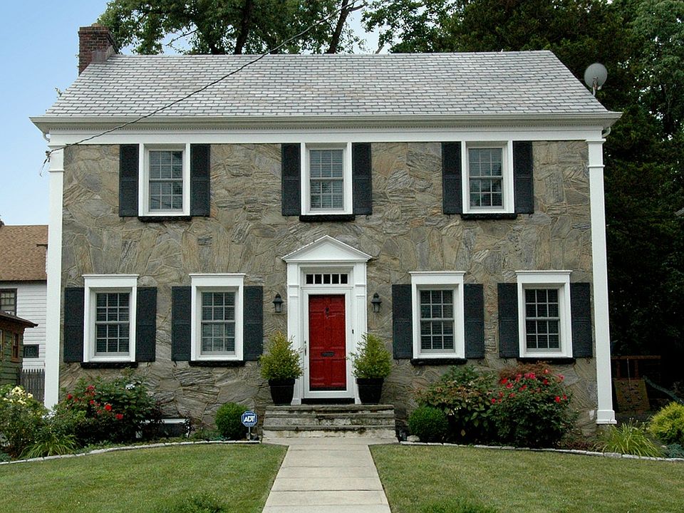 FRONT EXTERIOR