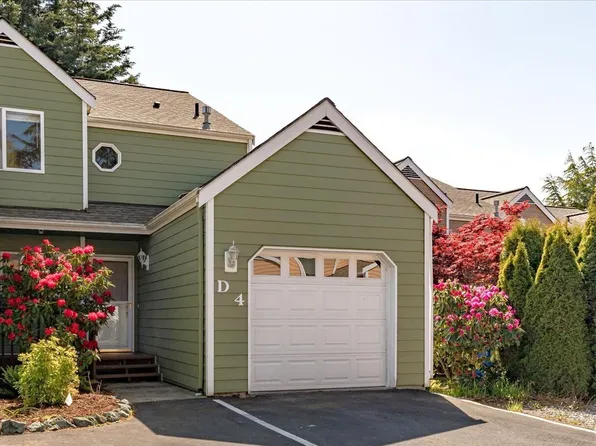 1250 SW Heller Street #D4, Oak Harbor, WA 98277