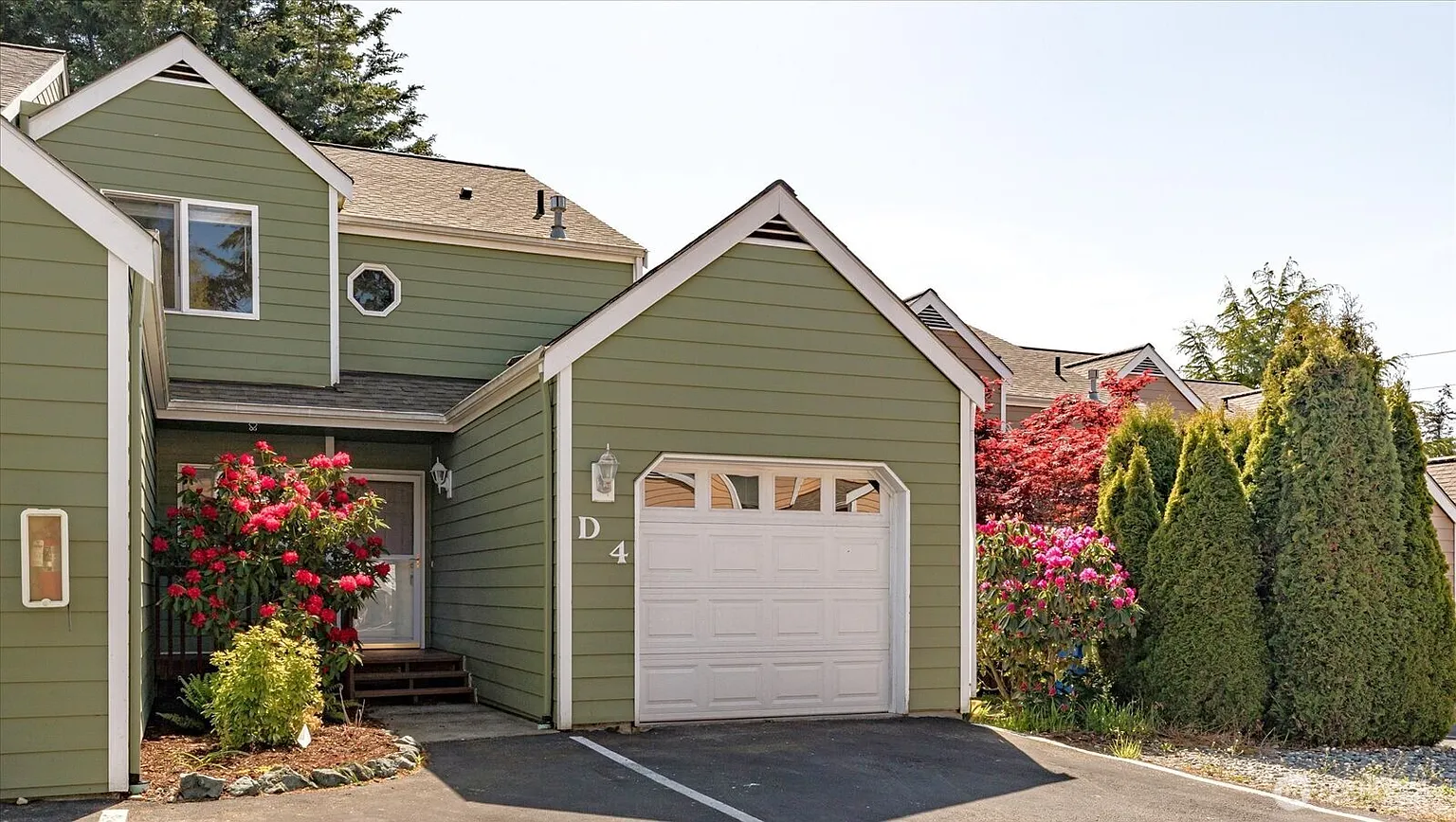 1250 SW Heller Street #D4 photo 1