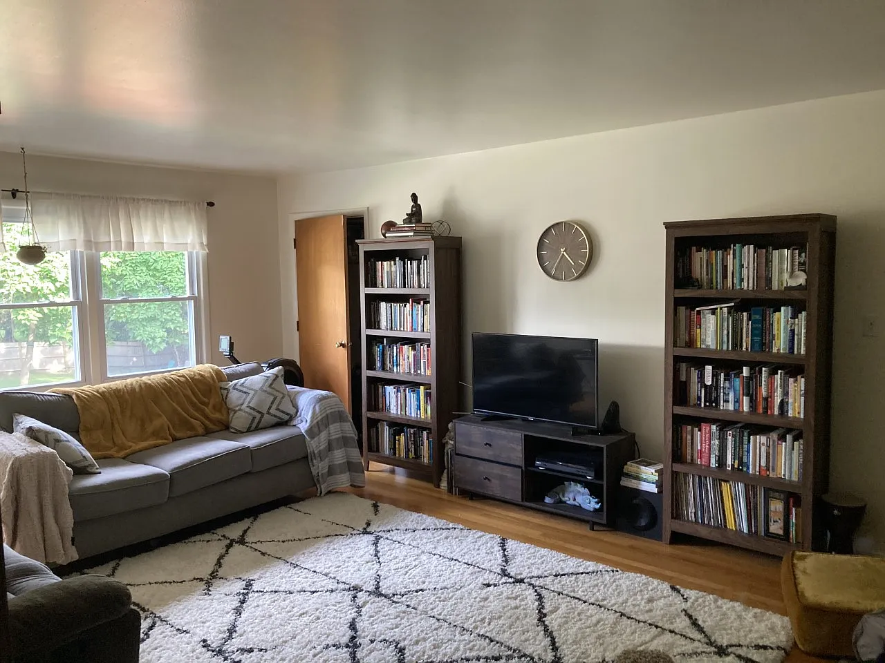 2 bed, 1086 sqft, $1,750 — Photo 1