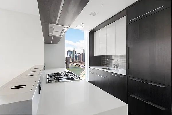 Rented by Extell Marketing Group LLC | media 38