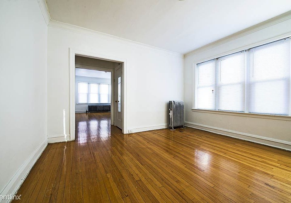 1717 W 77th St Apartments Chicago Dining Area_002