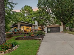 2330 N Juneway Ter, Fayetteville, AR 72703