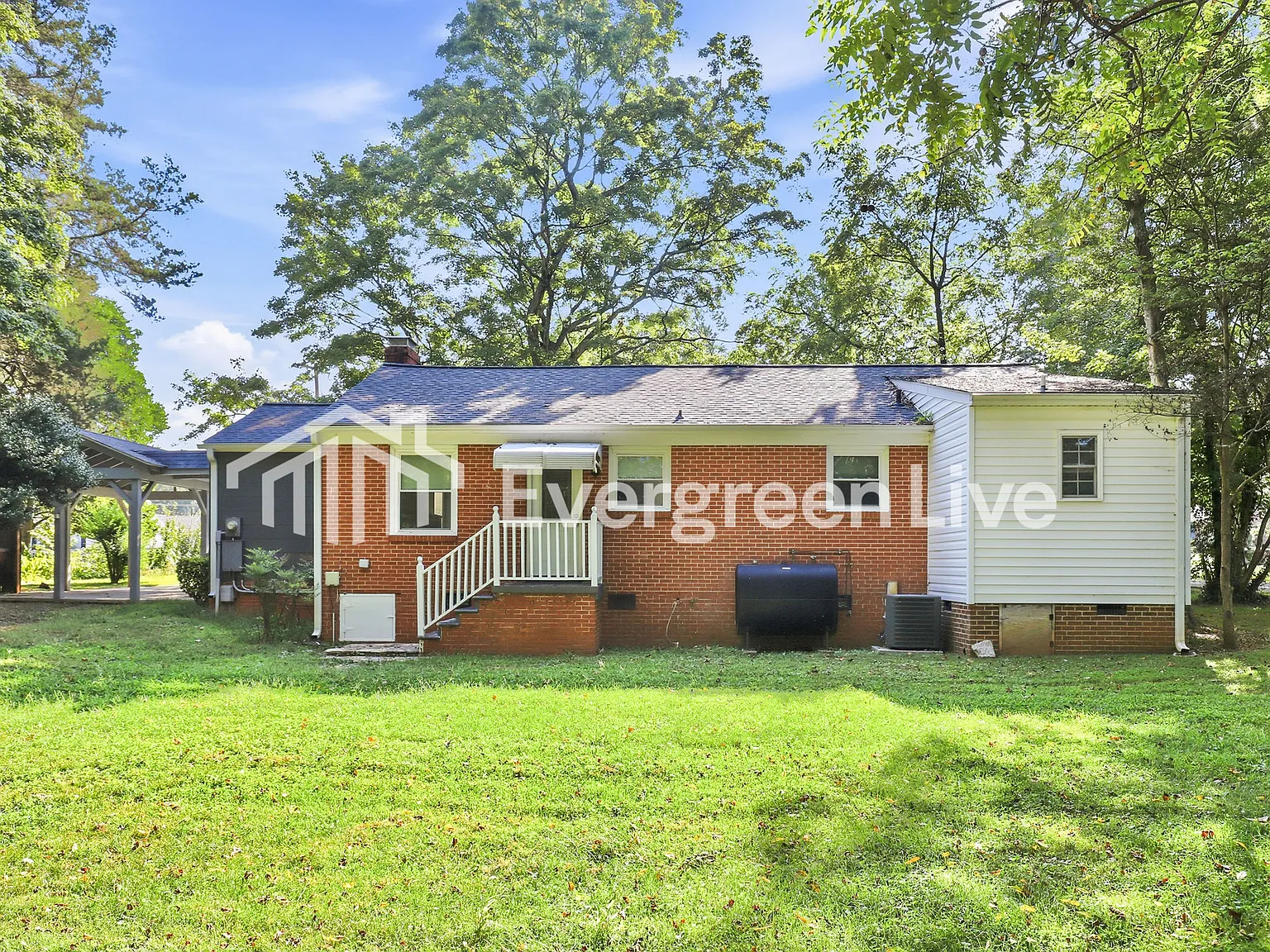 3 bed, 2.0 bath, 1377 sqft, $1,695 — Photo 2