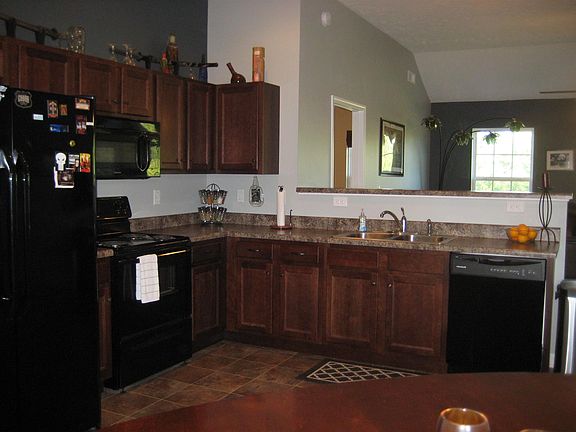 4th image of 1313 Bairdscorner Dr