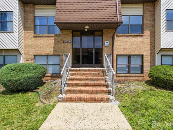 1913 Raspberry Ct, Edison, NJ 08817