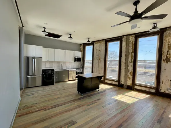 10 E Railroad St #B, Kearney, NE 68847