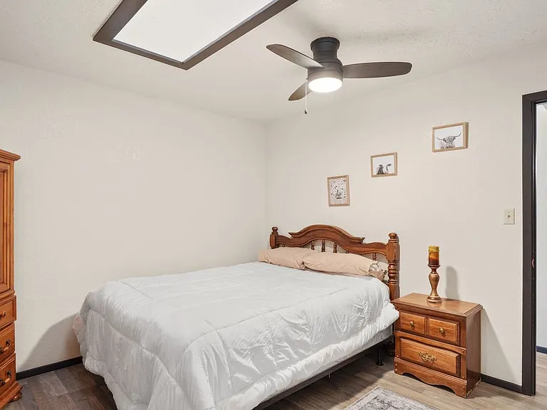 103 Niblic Ct — Photo 13
