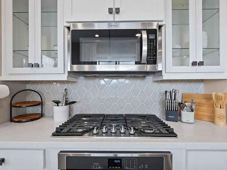 1934 E Wisteria Dr — Photo 10