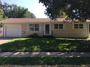 7005 Chandler Acres Dr, Bellevue, NE 68147