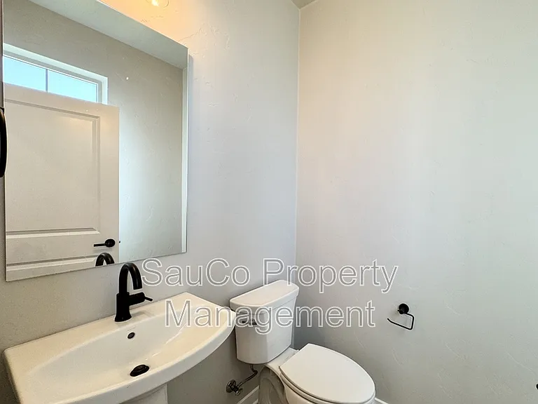 5531 SE Logan Ln — Photo 8