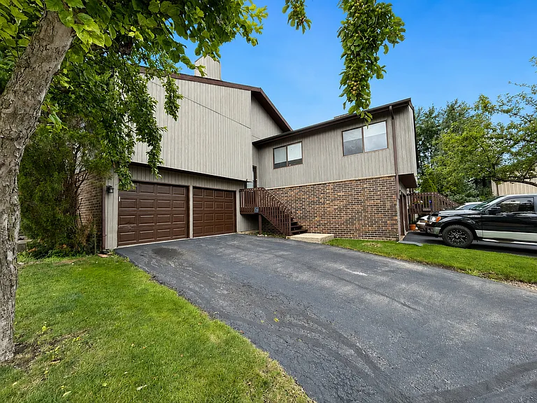 56 Century Dr — Photo 3