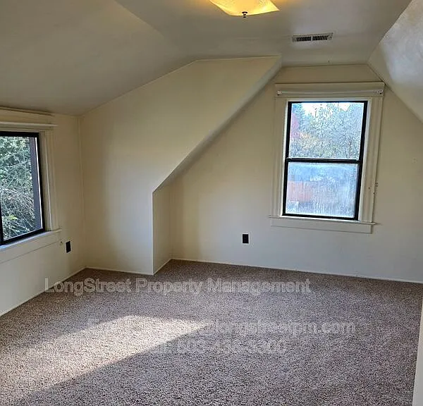 1052 SW Western Blvd #UPPER — Photo 4