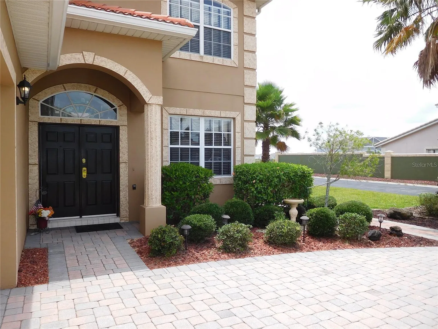6 bed, 2438 sqft, $2,900 — Photo 4