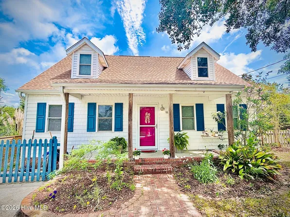 812 Monroe Avenue, Carolina Beach, NC 28428