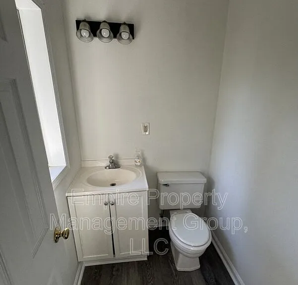 2126 Old Hopkins Rd — Photo 8