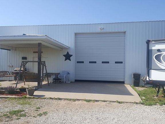 72x40 with cement floors